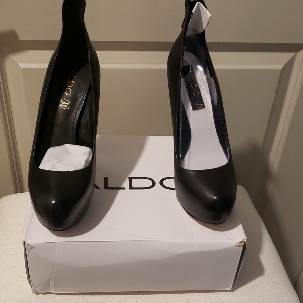 ALDO Black Round-Toe Leather High Heel Pumps Size 10